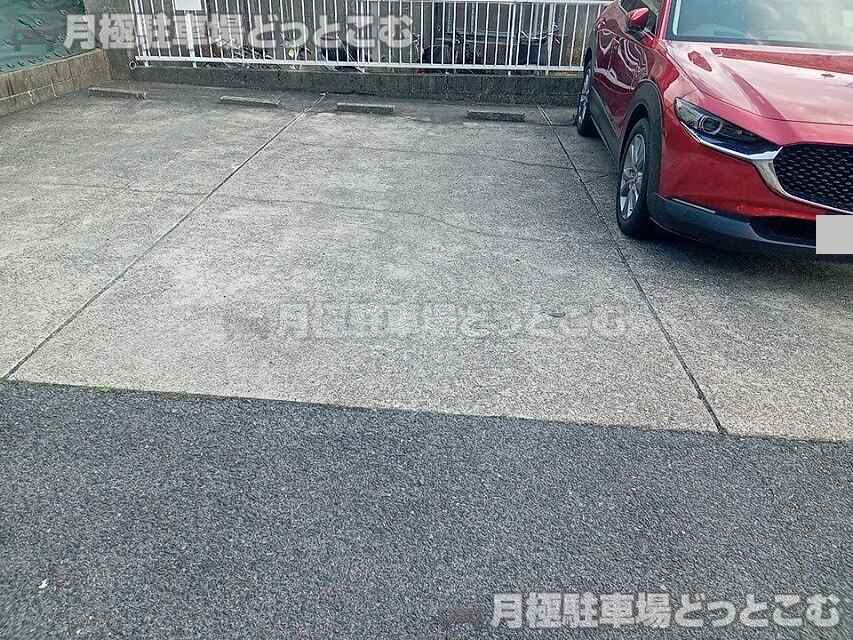 名古屋市千種区自由ケ丘1丁目4-12の月極駐車場2
