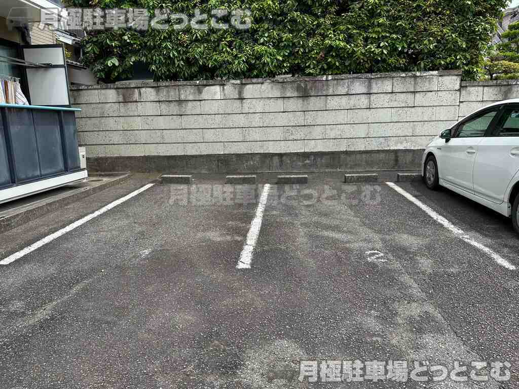 名古屋市千種区清明山1丁目11-5の月極駐車場2