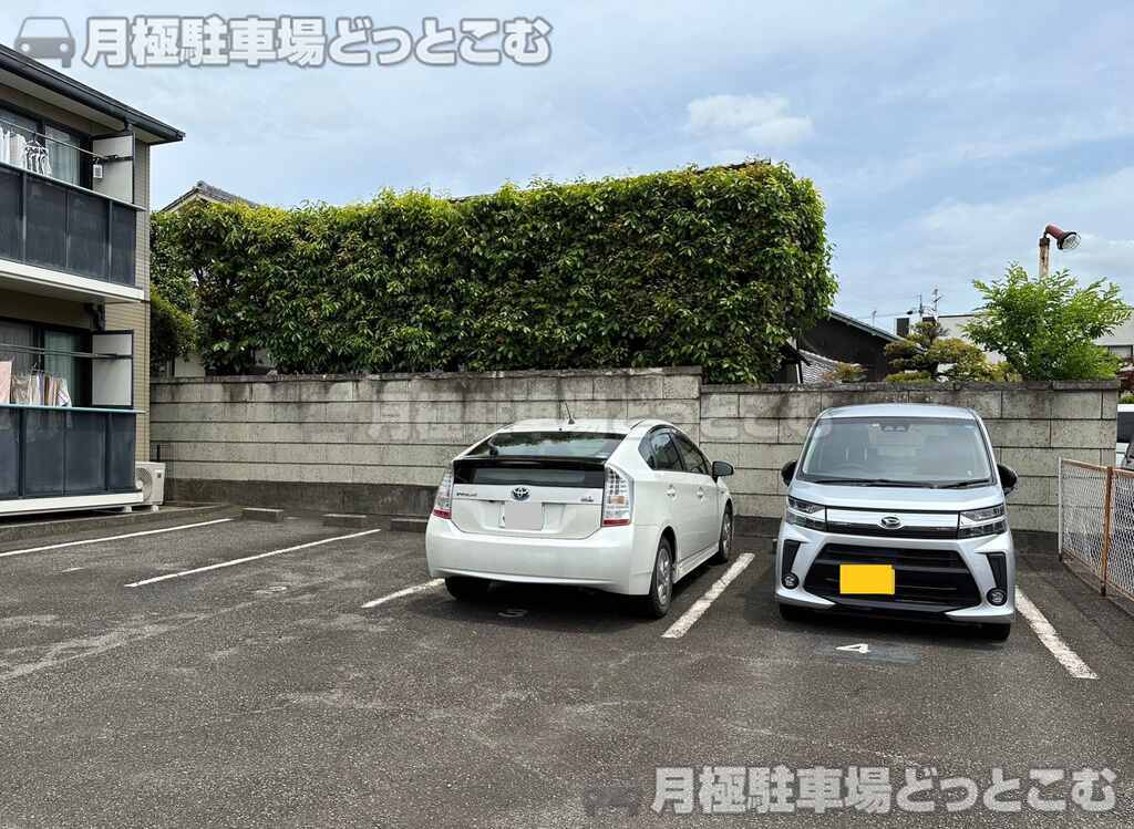 名古屋市千種区清明山1丁目11-5の月極駐車場3