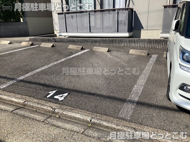 名古屋市千種区赤坂町1丁目20-2の月極駐車場3