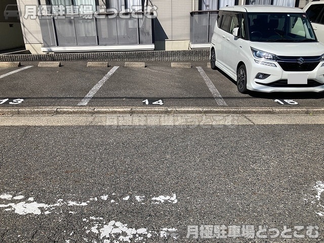 名古屋市千種区赤坂町1丁目20-2の月極駐車場4
