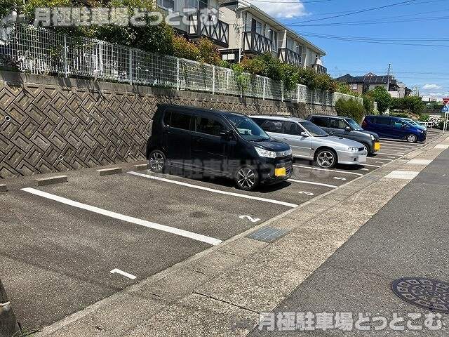 名古屋市天白区梅が丘1丁目1115の月極駐車場1