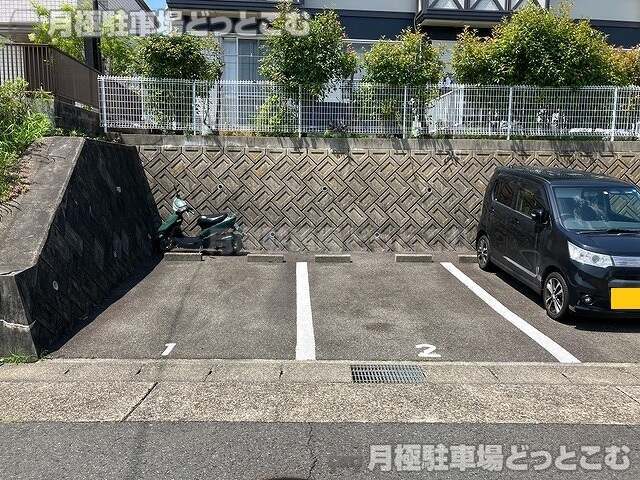 名古屋市天白区梅が丘1丁目1115の月極駐車場2
