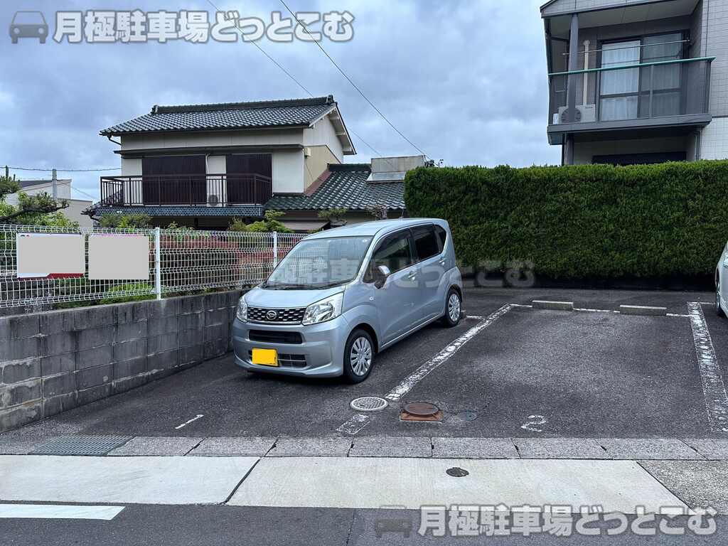 名古屋市名東区山の手2丁目905の月極駐車場2