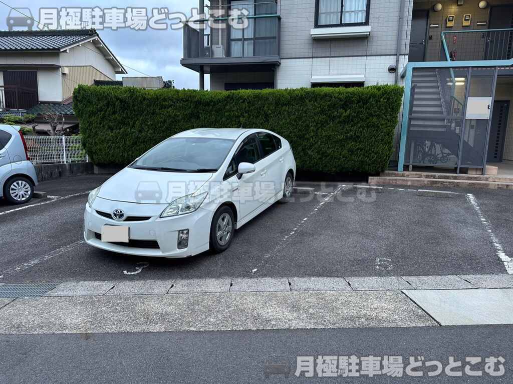 名古屋市名東区山の手2丁目905の月極駐車場3