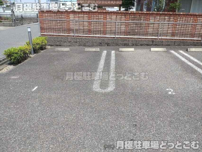尾張旭市旭前町2丁目5-2の月極駐車場2