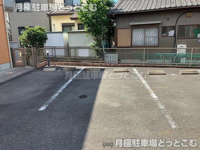 名古屋市守山区西島町18-5の月極駐車場2