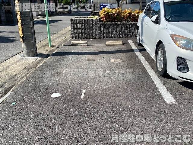名古屋市北区山田2丁目2-9の月極駐車場2