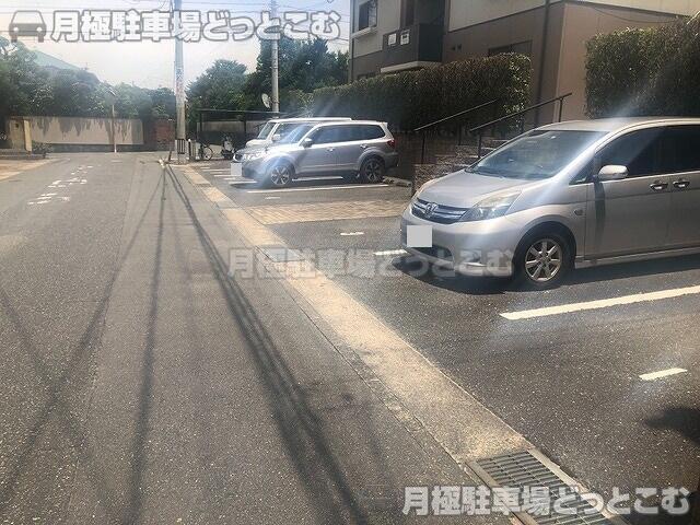 福岡市西区上山門2丁目40-22の月極駐車場3