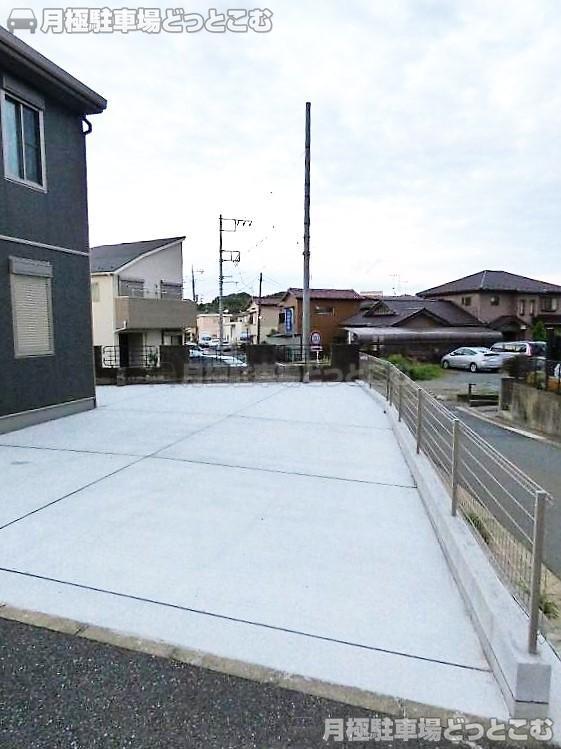 横浜市都筑区大棚町324-2の月極駐車場1