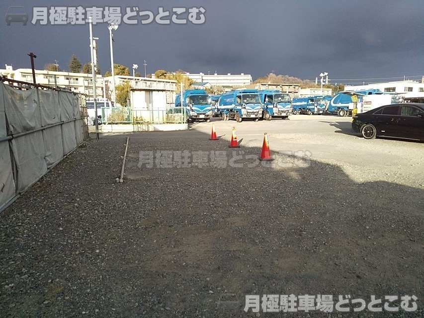 横浜市戸塚区舞岡町339-1の月極駐車場1