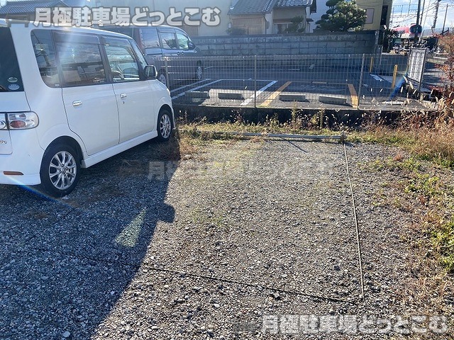 磯城郡三宅町石見483-9の月極駐車場3