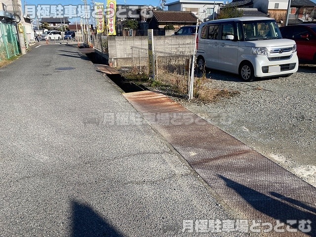 磯城郡三宅町石見483-9の月極駐車場7