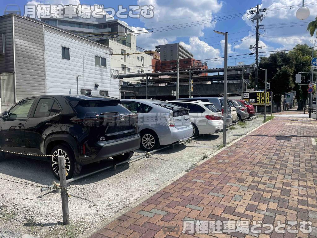 名古屋市中村区太閤三丁目511番の一部の月極駐車場4
