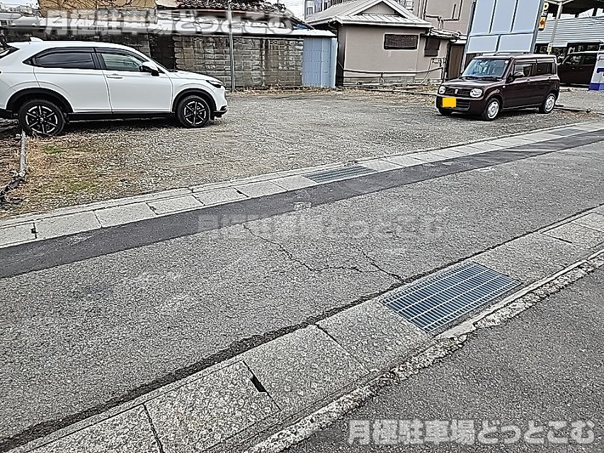 岩出市高塚48-10の月極駐車場6