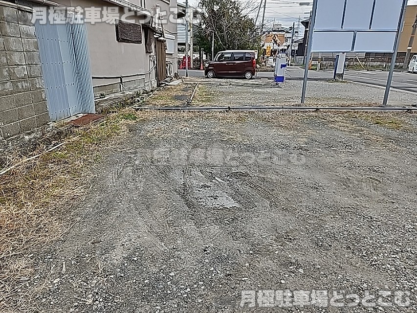 岩出市高塚48-10の月極駐車場8