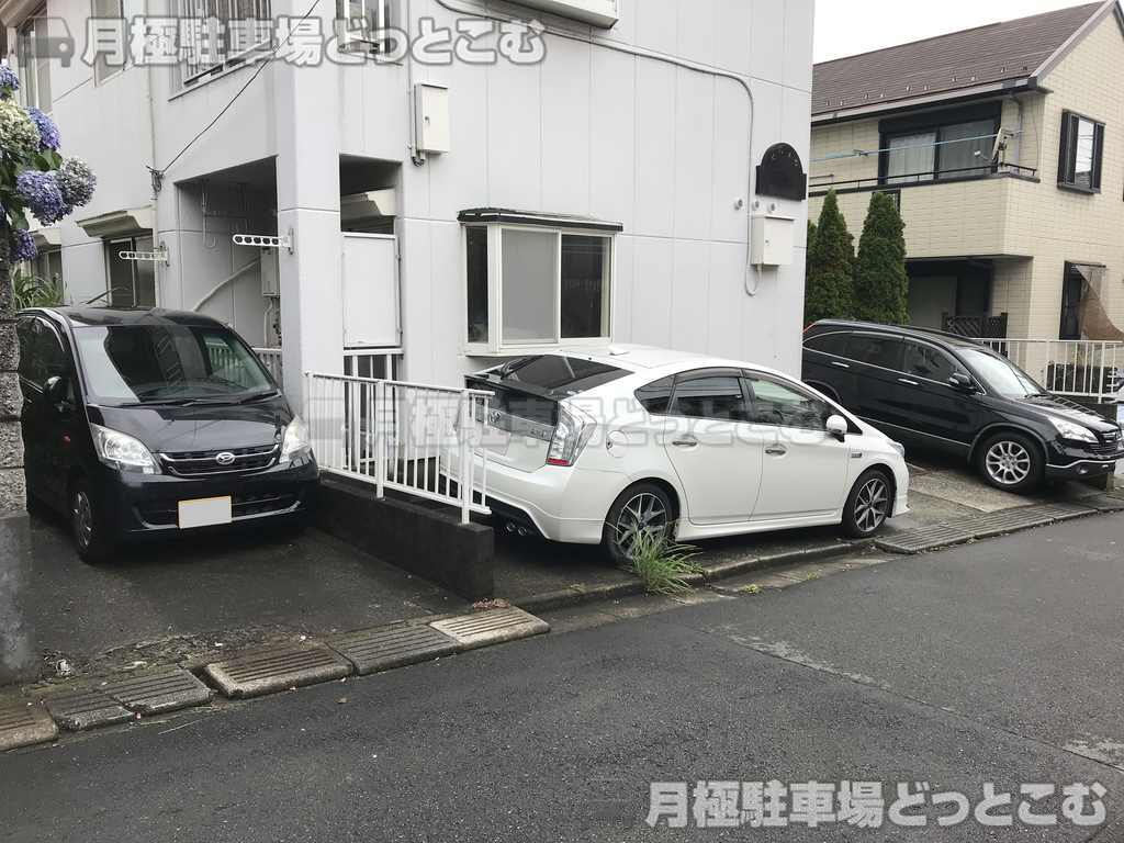 横浜市栄区亀井町31-4の月極駐車場1