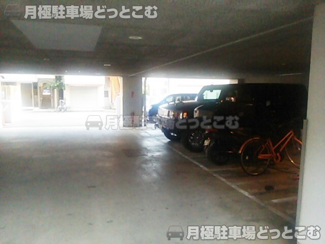 川崎市幸区幸町2-690-1の月極駐車場1