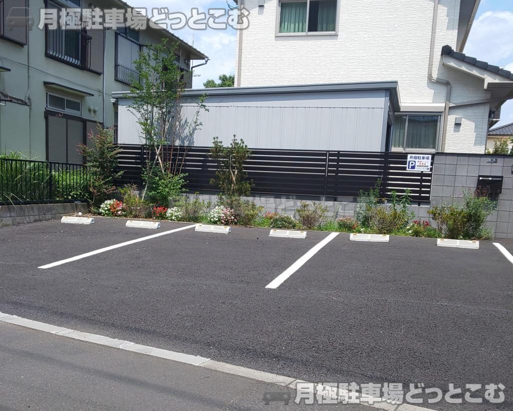 足立区神明1丁目11－4の月極駐車場1
