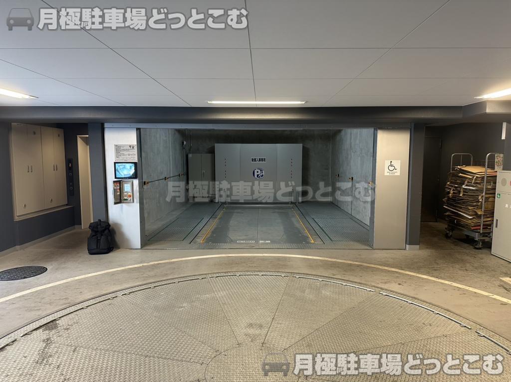 文京区本郷4丁目37-13の月極駐車場4