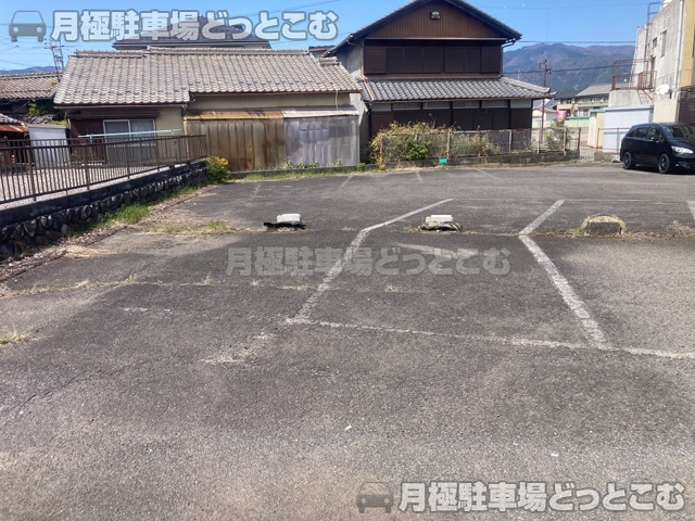 不破郡垂井町字梅之木原1808番8の月極駐車場4
