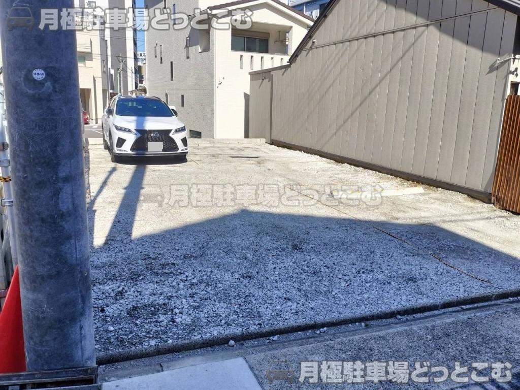 名古屋市東区徳川2丁目1801-6の月極駐車場6