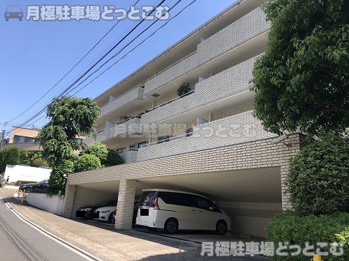 新宿区中落合2-5-31の月極駐車場1