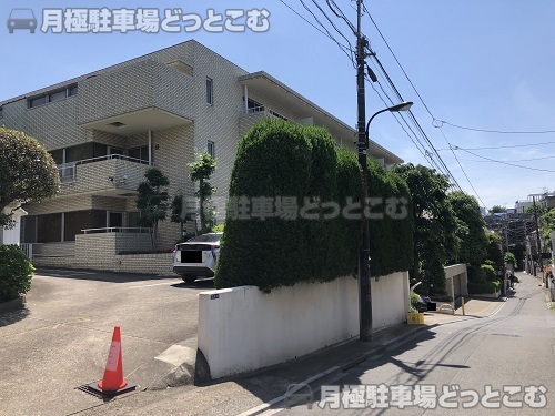 新宿区中落合2-5-31の月極駐車場2