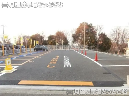 横浜市青葉区荏田西2-22-1 の月極駐車場1