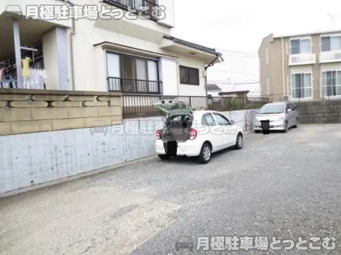 横浜市南区弘明寺町105-6の月極駐車場2