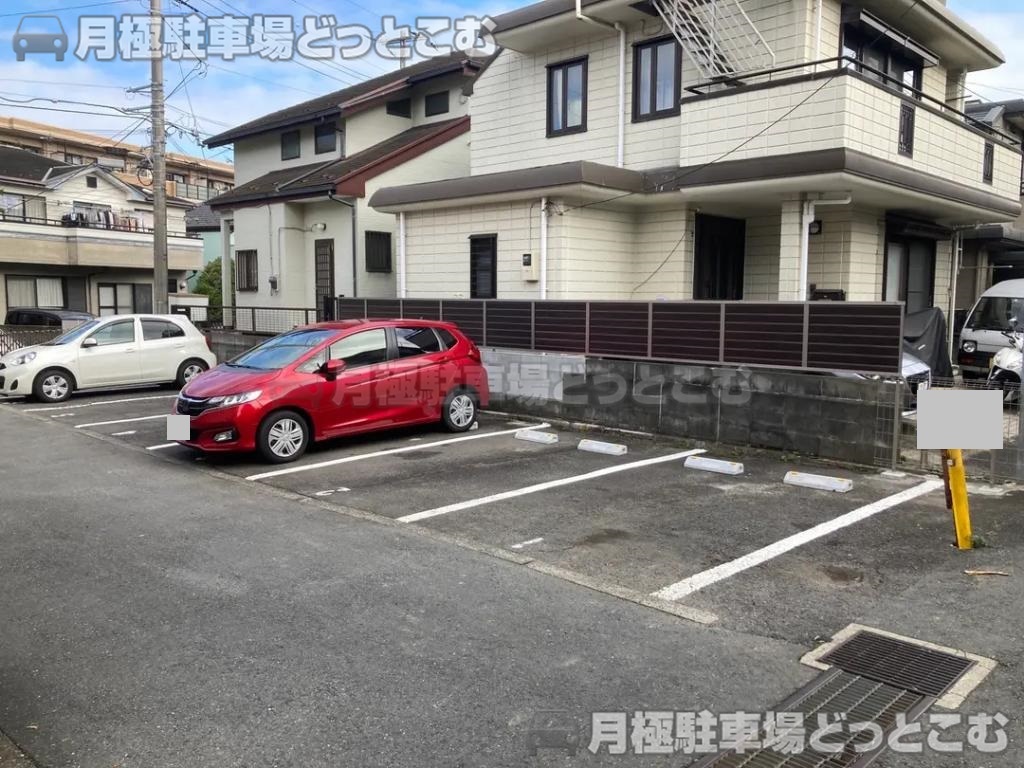 横浜市栄区飯島町1348-4の月極駐車場1
