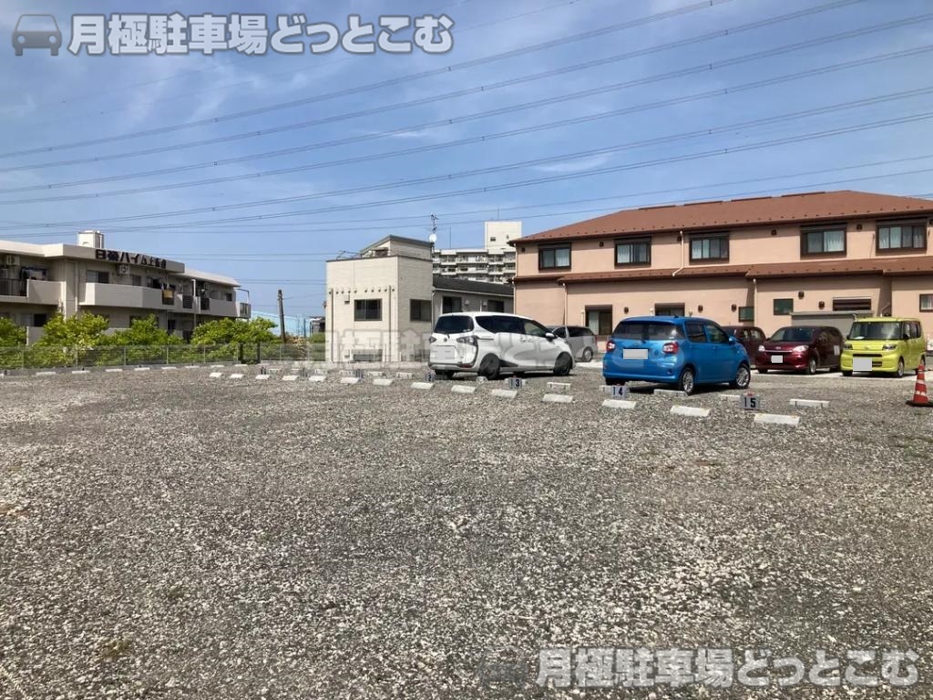 横浜市港南区野庭町1494-1の月極駐車場1