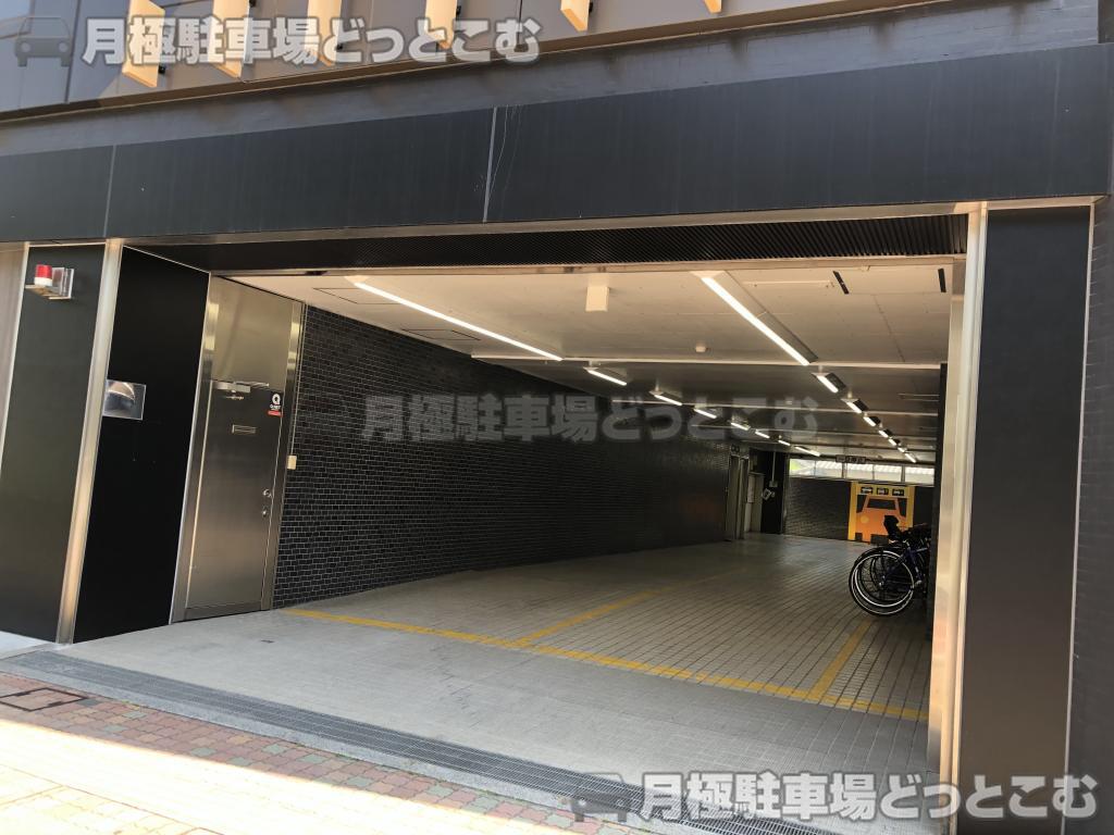 熊本市中央区新屋敷1-14-35の月極駐車場3