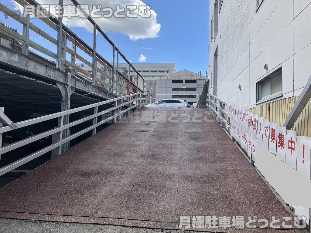山形市七日町1-4-11の月極駐車場3
