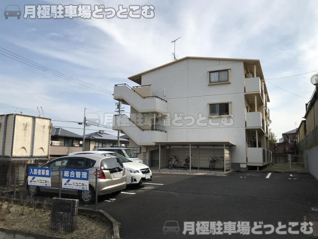 名古屋市名東区山の手2丁目1101の月極駐車場3