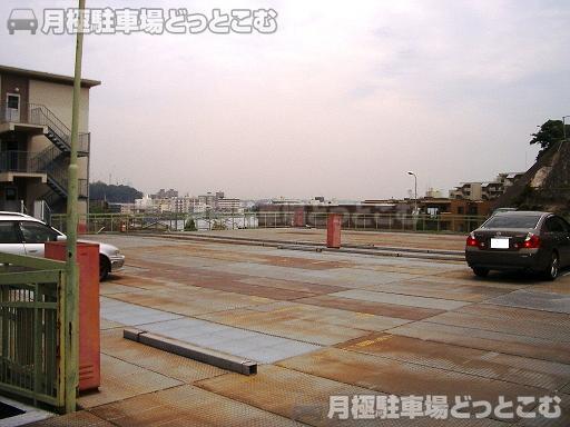 横浜市磯子区中原3丁目5番の月極駐車場2
