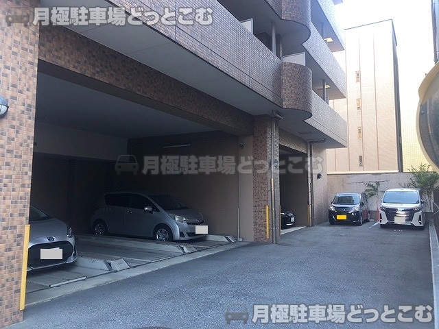 名古屋市中区丸の内2丁目1-1の月極駐車場1