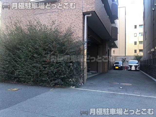 名古屋市中区丸の内2丁目1-1の月極駐車場8