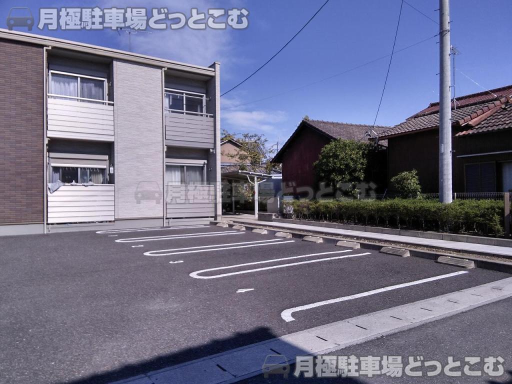 名古屋市西区中小田井1丁目397の月極駐車場3