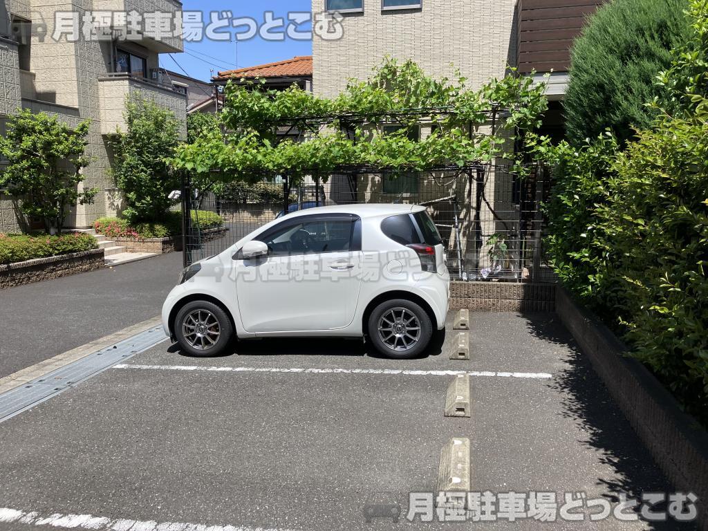 板橋区小茂根2-12-20の月極駐車場3