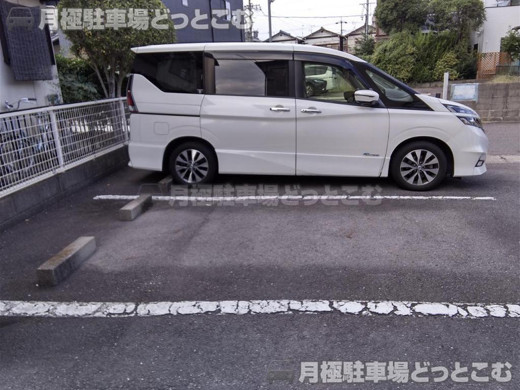 春日井市大手町1丁目146の月極駐車場7