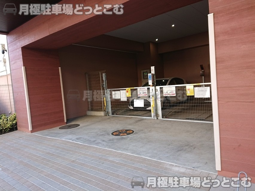 国立市東1丁目4-24の月極駐車場1