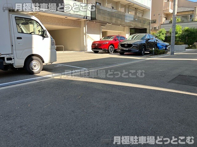 大阪市淀川区木川東2-19-3の月極駐車場8