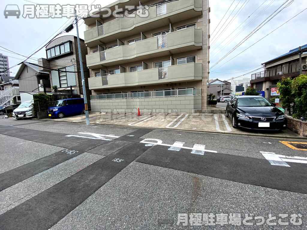 名古屋市北区下飯田町4丁目39の月極駐車場1