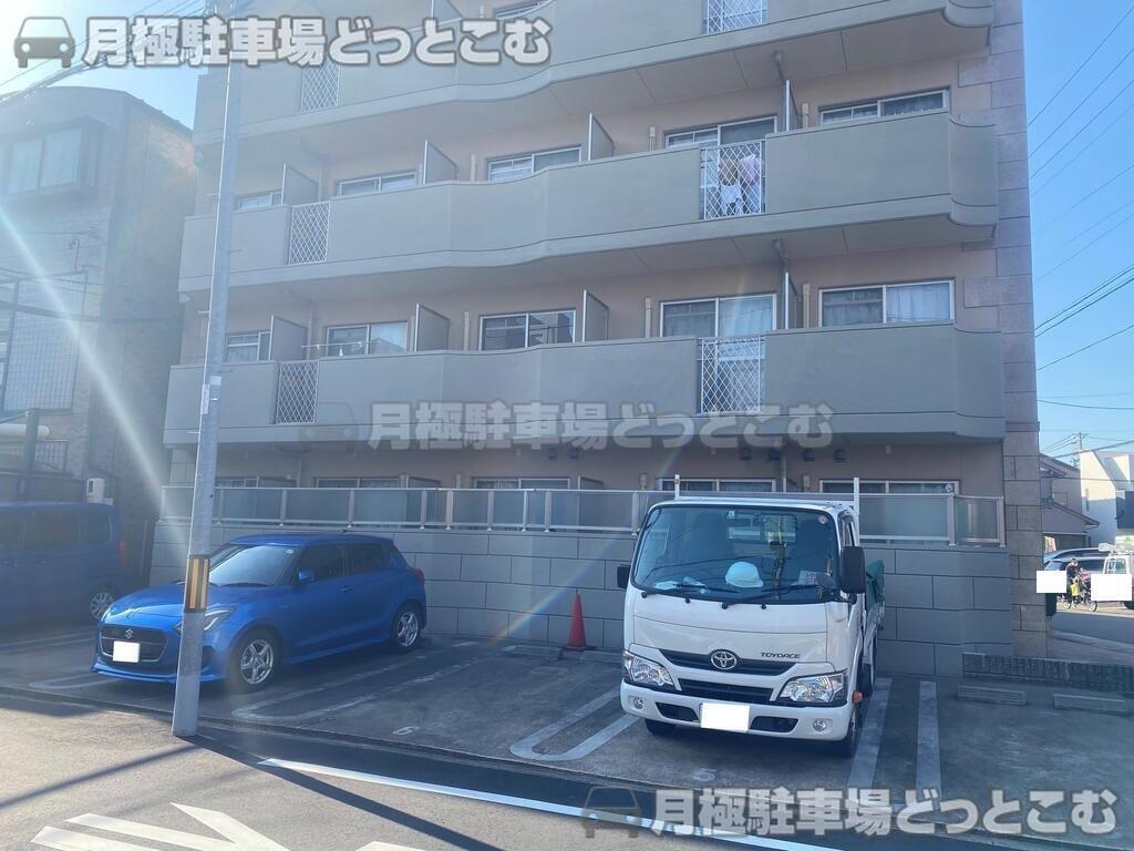 名古屋市北区下飯田町4丁目39の月極駐車場3
