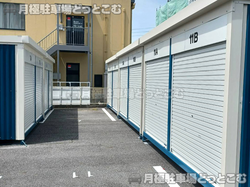 尾張旭市庄中町一丁目10番12の月極駐車場4