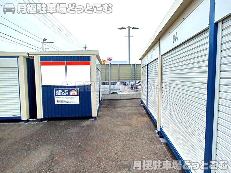 春日井市出川町二丁目30番21の月極駐車場4