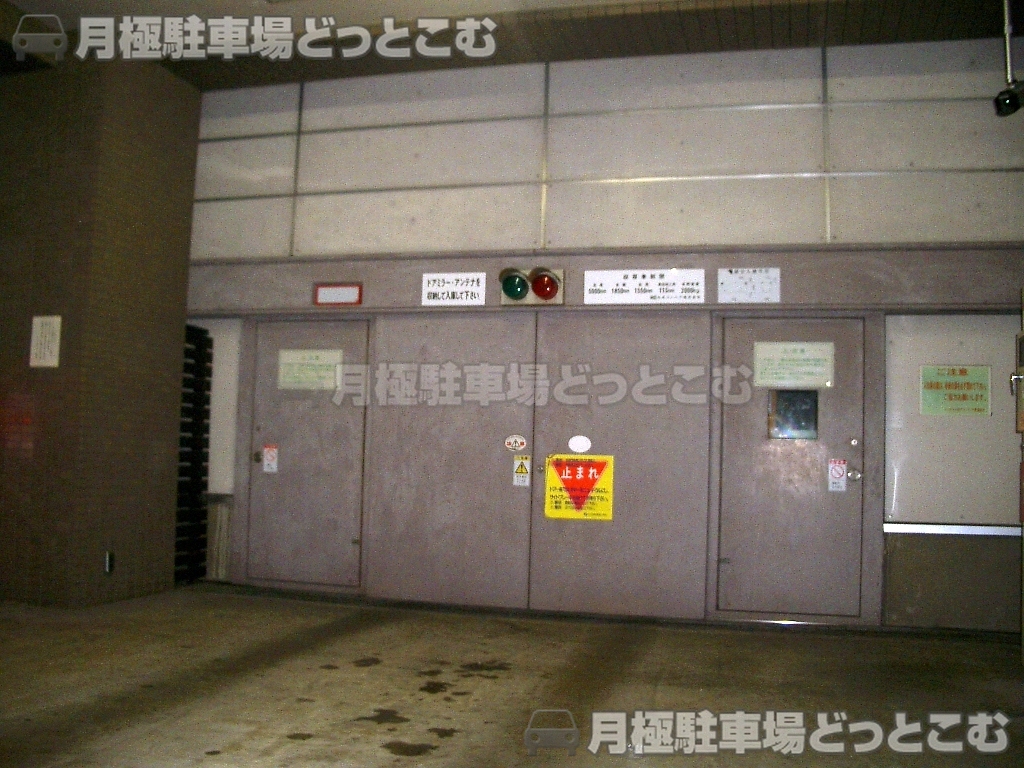 川崎市川崎区東田町11-1の月極駐車場2