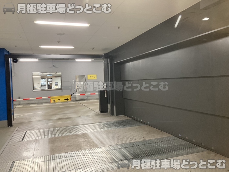 千代田区有楽町2丁目7の月極駐車場5