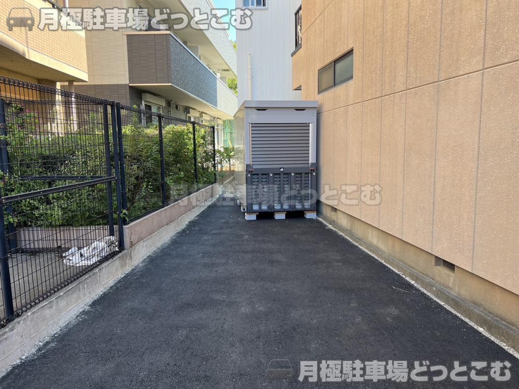 名古屋市中村区名駅南5丁目1207-1の月極駐車場1